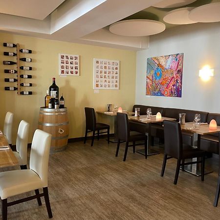 Hotel Restaurant La Boule D'Or Barbezieux-Saint-Hilaire Kültér fotó