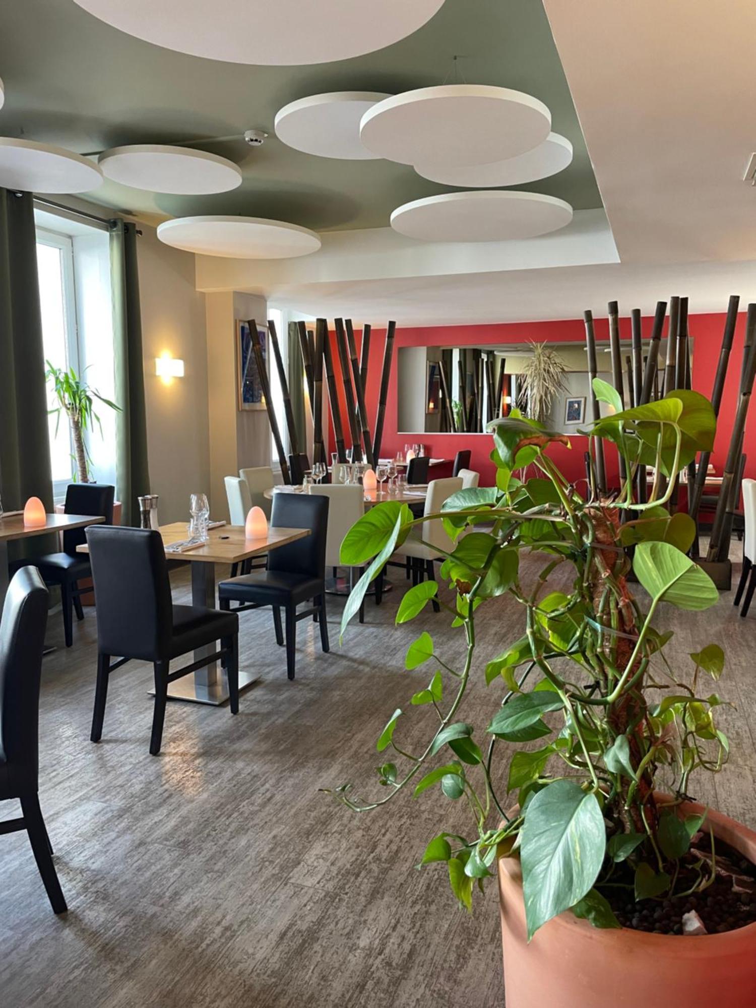 Hotel Restaurant La Boule D'Or Barbezieux-Saint-Hilaire Kültér fotó