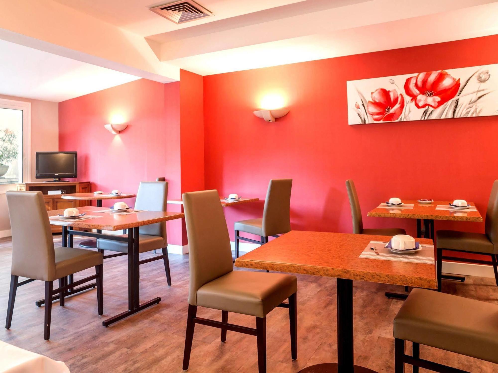 Hotel Restaurant La Boule D'Or Barbezieux-Saint-Hilaire Kültér fotó